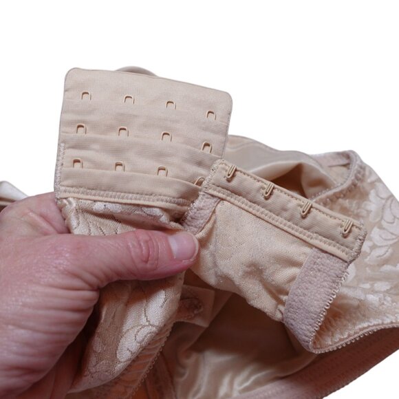 Bali Double Support Spa Closure Wireless Bra Sz 40D Champagne Full Coverage 3372 - Picture 6 of 7